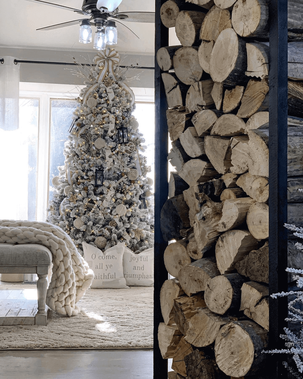 Árvore Rei dos Flocos com Neve Sem Iluminação
